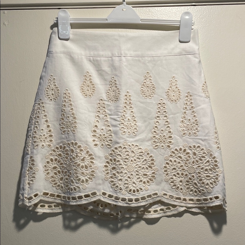 Lavida White Eyelet A-Line Scalloped Edge Lined Mini Skirt